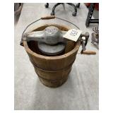 White Mountain Ice Cream Bucket w/Churn