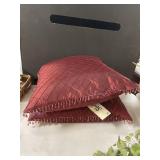 2 Throw Pillows