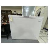 Midea Chest Freezer 38'L - Works