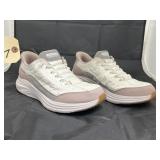 Sketchers Slip Ons Sz 9 - Women's