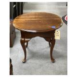 Oval Side Table 22'L x 25'W x 22'H