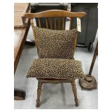 Wood Kitchen Chair w/2 Throw Pillows