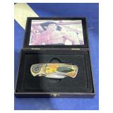 Bruce Lee Pocket Knife in Wooden Case