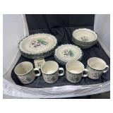 16 Pcs - Christmas Dinnerware