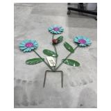 Matal Painted Yard Art - Flowers 27 "