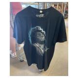 5 - Sz M Graphic Tees