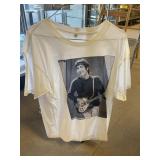 5 - Sz M Graphic Tees