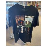 5 - Sz M Graphic Tees