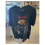 5 - Sz M Graphic Tees