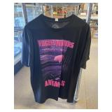 5 - Sz L Graphic Tees