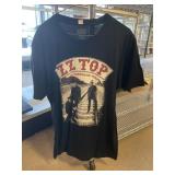 5 - Sz M Graphic Tees