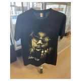 5 - Sz M Graphic Tees