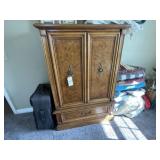 Armoire 38'L x 19'W x 58'H