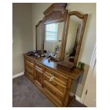 7-Drawer Dresser w/Mirror 60'L x 19'W x 32'H