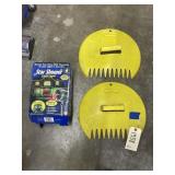 Star Shower Laser Light & 2 garden claws