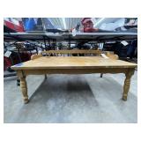 Wood table  39'x19'x14'