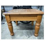 Side table 24'x27'x21'