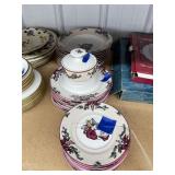 Christmas Dinnerware - Bowls - Saucers - Plates