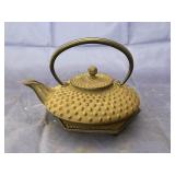 Japanese Tea Infuser Pot on Base