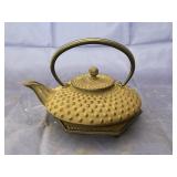 Japanese Tea Infuser Pot on Base