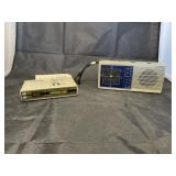 2 Vintage Am/FM radios