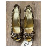 Pr Coach Heels Sz 8B