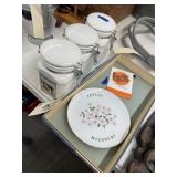 4 Pcs - Canister Set - Decorative Plate