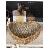 Heart Basket w/ dï¿½cor