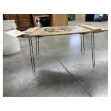 Dï¿½cor on stand 24"x16"