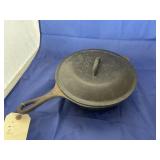 Lodge Cast Iron Skillet #8 w/Lid