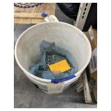 Bucket of 1/4' Hex Head 1/2 long self drill