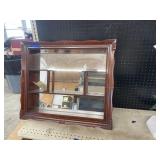 Mirrored display shelf 28'x24'