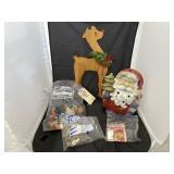 Pile of Assorted Christmas Dï¿½cor