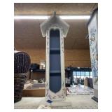 2 decorative bird houses