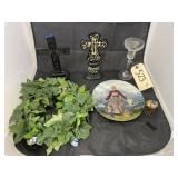 Collector Plate - Faux Greenery - Cross Dï¿½cor