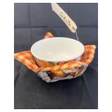 Pumpkin Soup Bowl w/hot pad