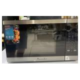 Professional Series 1000W Microwave Oven- Approx.