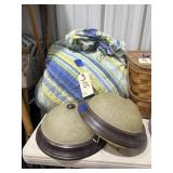 Comforter & Pillow Shams & 2 Light Fixtures