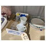 Box of Assorted Glassware - 4 Frankoma Plates