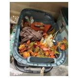 Plastic Tub w/Lid & Fall Dï¿½cor