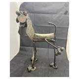 Metal Dog Dï¿½cor