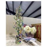 Pile of Easter Dï¿½cor