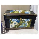 Small Decorative Trunk w/Tray