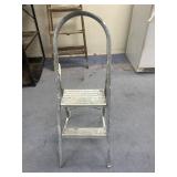 Metal 2- Step Folding Ladder