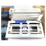 Florescent Light Fixture & Bulbs