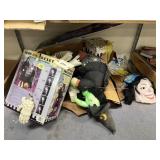 Pile of Assorted Halloween Dï¿½cor