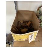 Box of Assorted Wooden Dï¿½cor