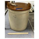 #6 Crock w/Lid