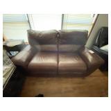Leather Elec Reclining Loveseat 5ft