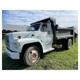 1988 Ford F700 Dump Truck - 5 Speed Standard Trans
